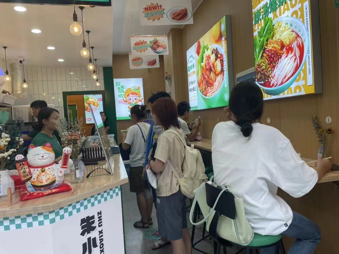 選擇開螺螄粉加盟店怎么經(jīng)營？怎么提升客戶數(shù)量？