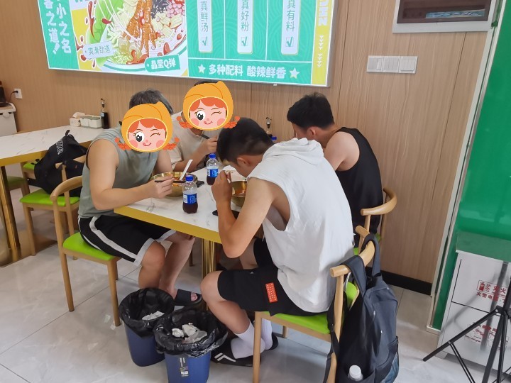 餐飲加盟市場前景光明，選擇螺螄粉加盟的創業者越來越多