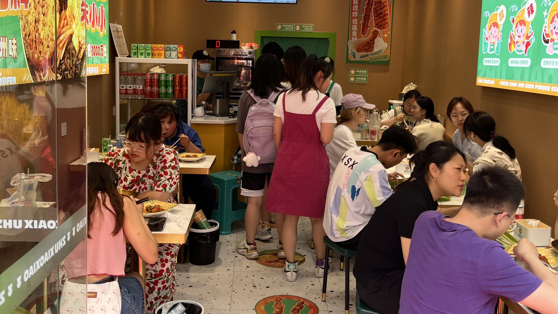 朱小小螺螄粉加盟店銷量喜人，全國各地加盟連鎖店已經突破500家