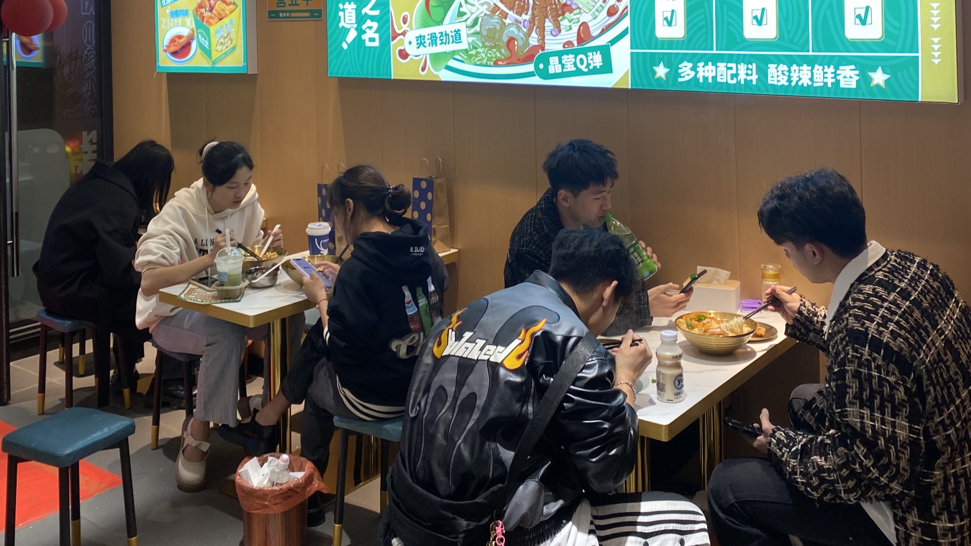 朱小小螺螄粉加盟優勢好，加盟享一站式扶持