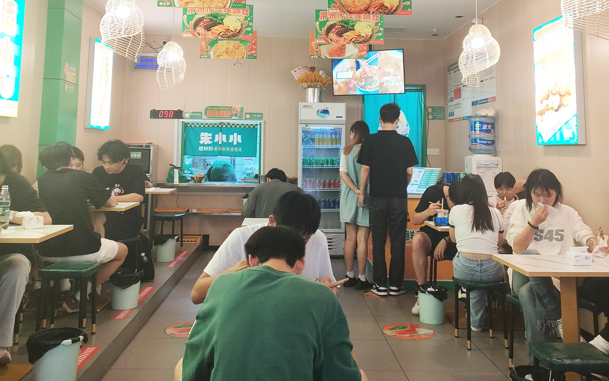 螺螄粉加盟市場分析，如何選擇合適自己的加盟品牌