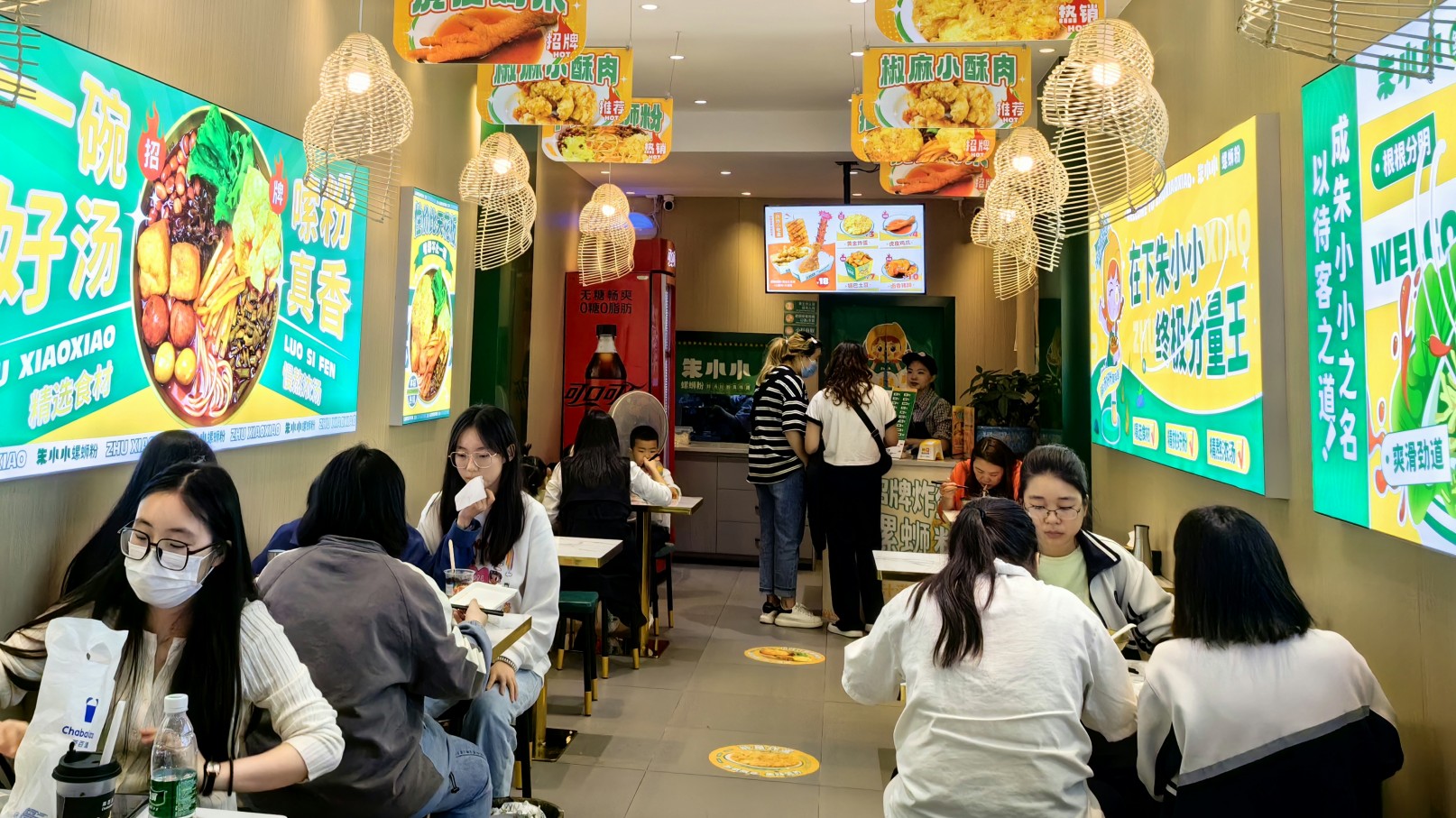 朱小小螺螄粉加盟： 螺螄粉店想要有個好生意 門店選址是關鍵