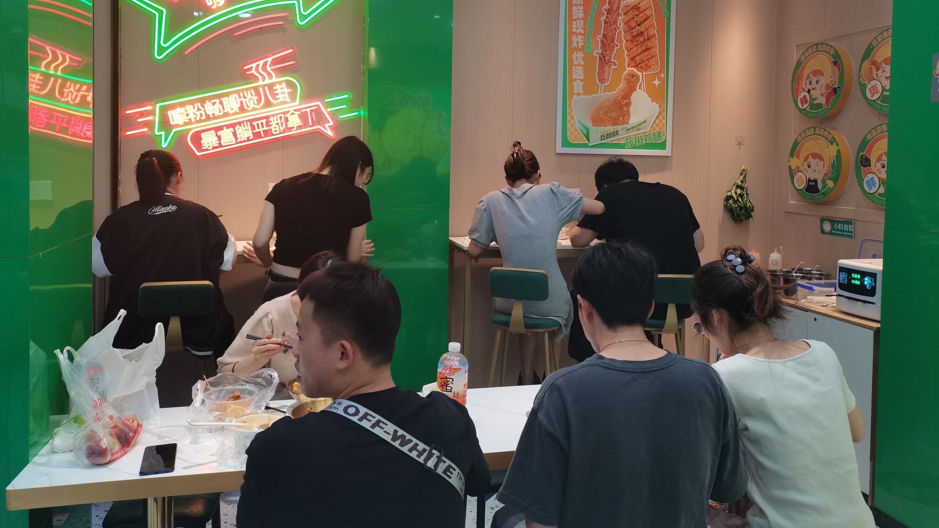 螺螄粉加盟品牌哪家好？選擇加盟朱小小螺螄粉有什么優勢？